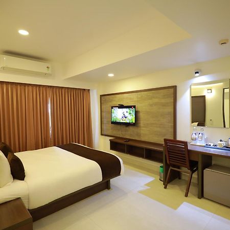Arctic Hotel Kochi Extérieur photo