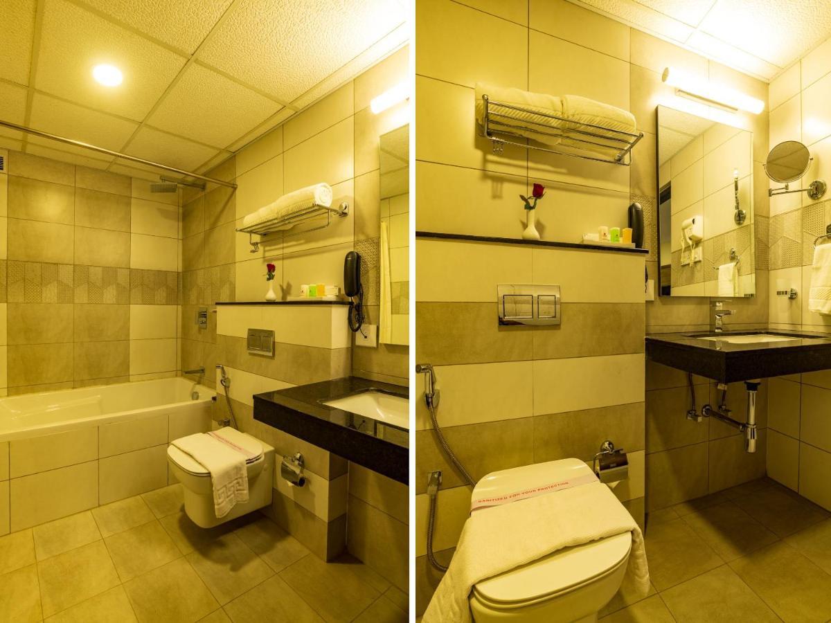 Arctic Hotel Kochi Extérieur photo