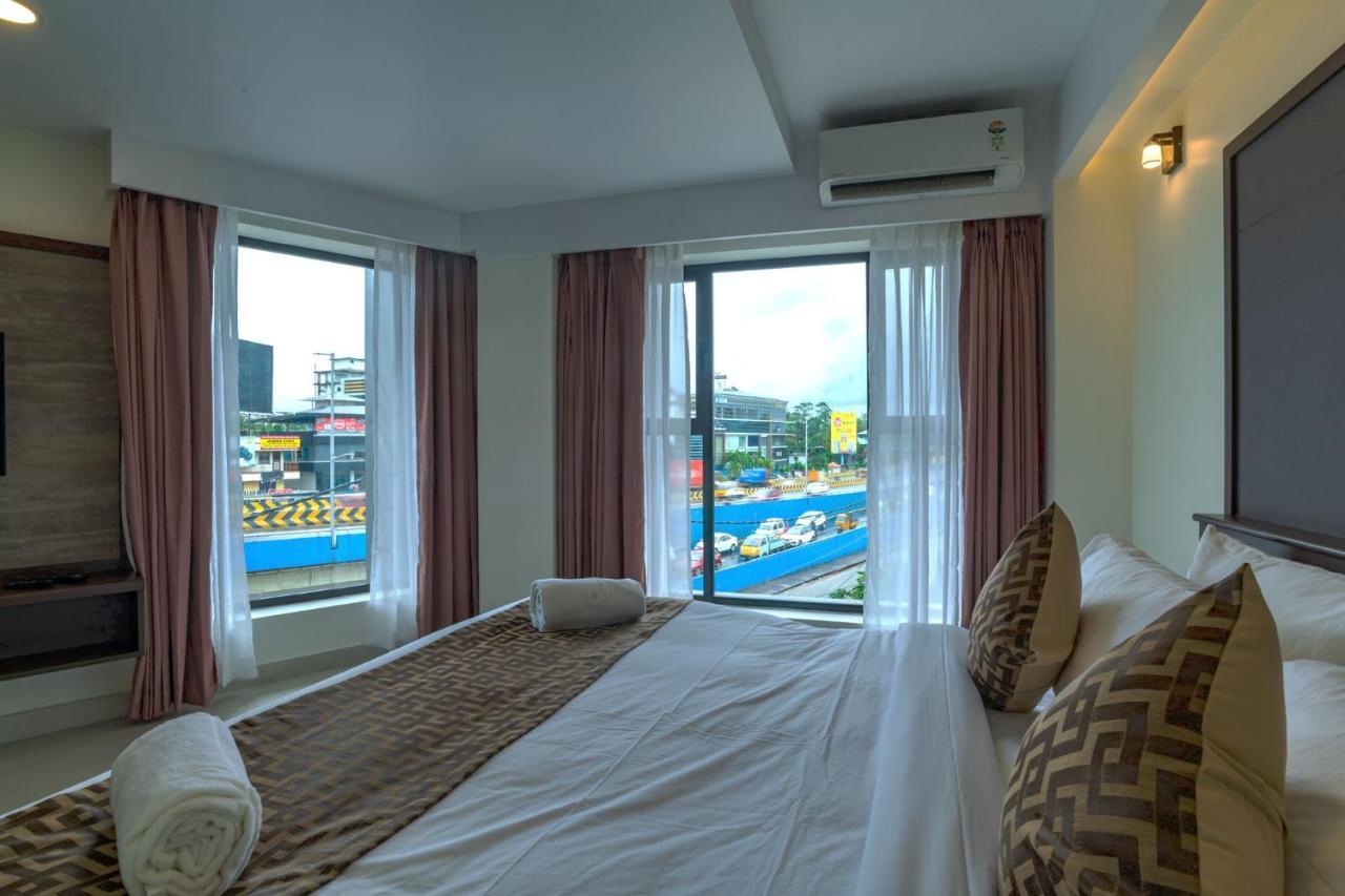 Arctic Hotel Kochi Extérieur photo