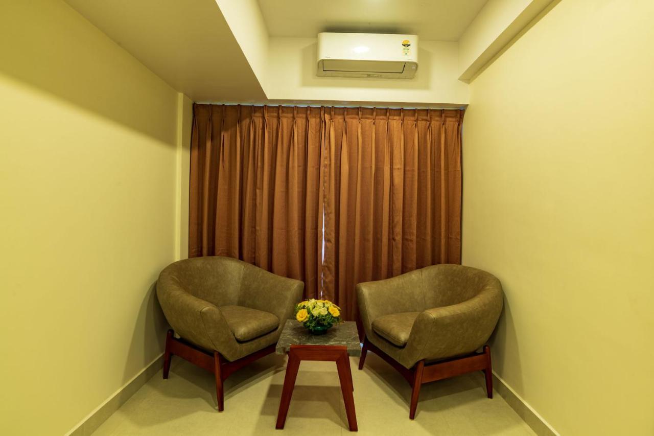 Arctic Hotel Kochi Extérieur photo