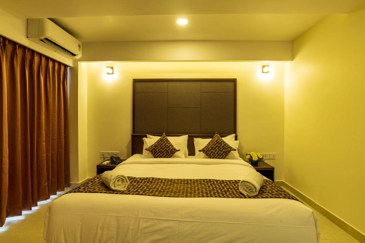 Arctic Hotel Kochi Extérieur photo