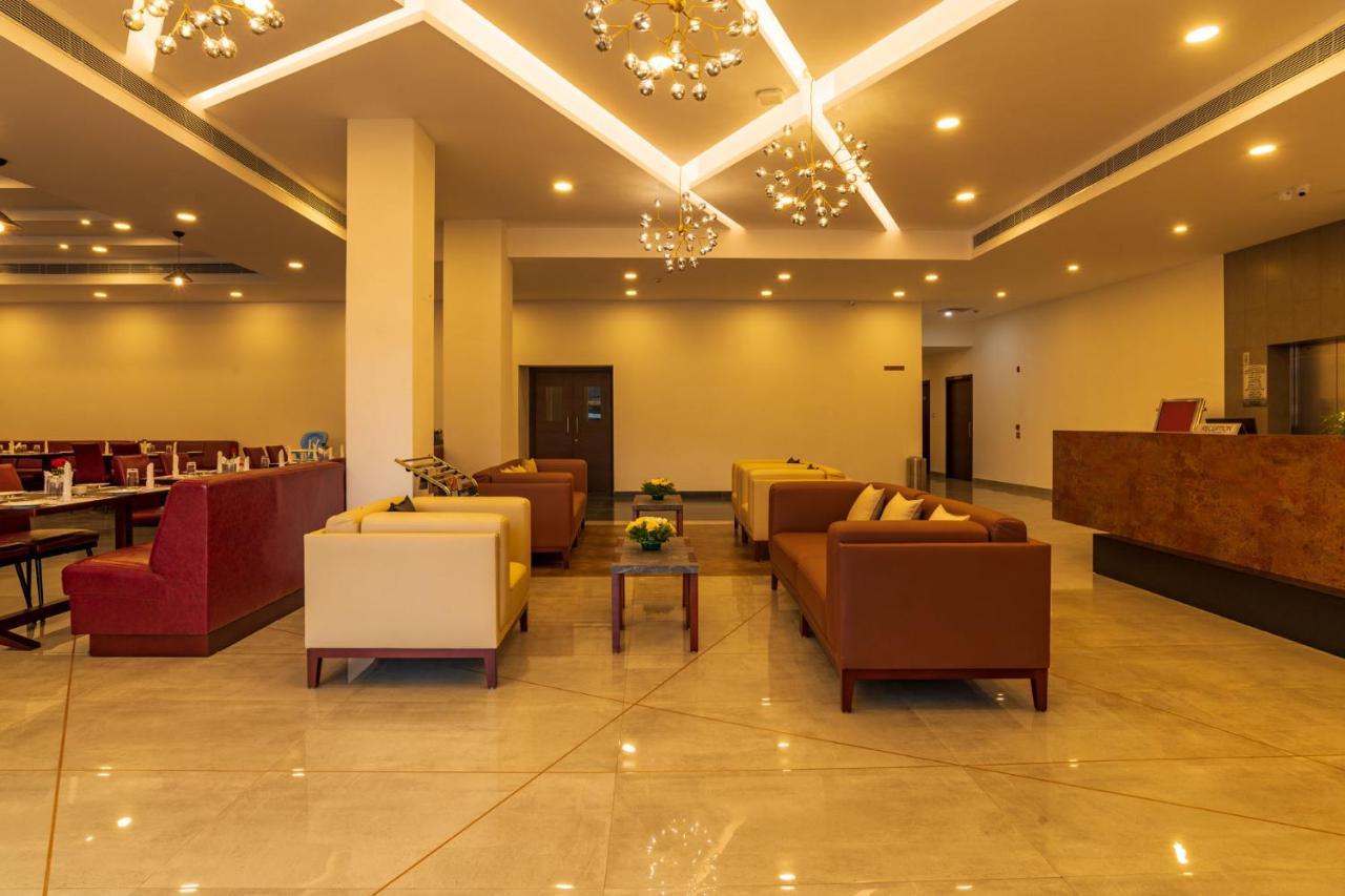 Arctic Hotel Kochi Extérieur photo
