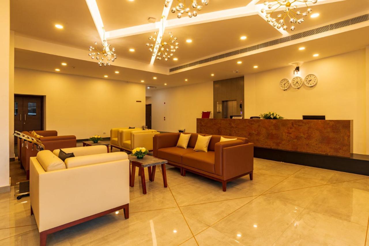 Arctic Hotel Kochi Extérieur photo