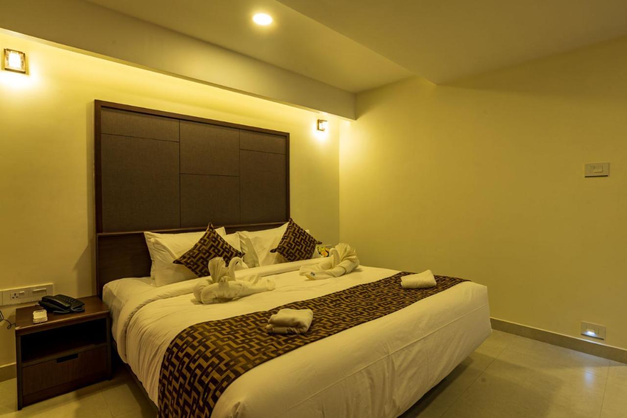 Arctic Hotel Kochi Extérieur photo